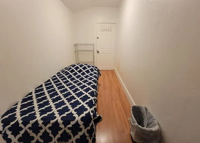 182 Bedrooms Near Fenway & Dowtown