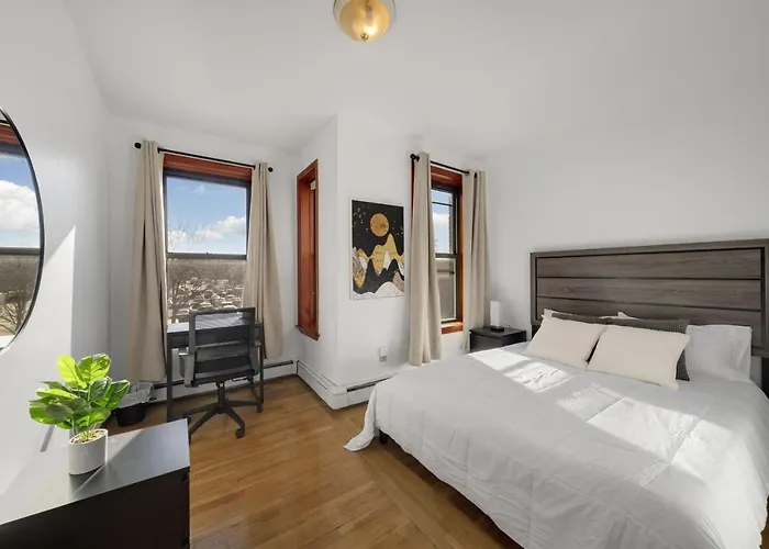 Simply Furnished 3Br1Bth In The South End