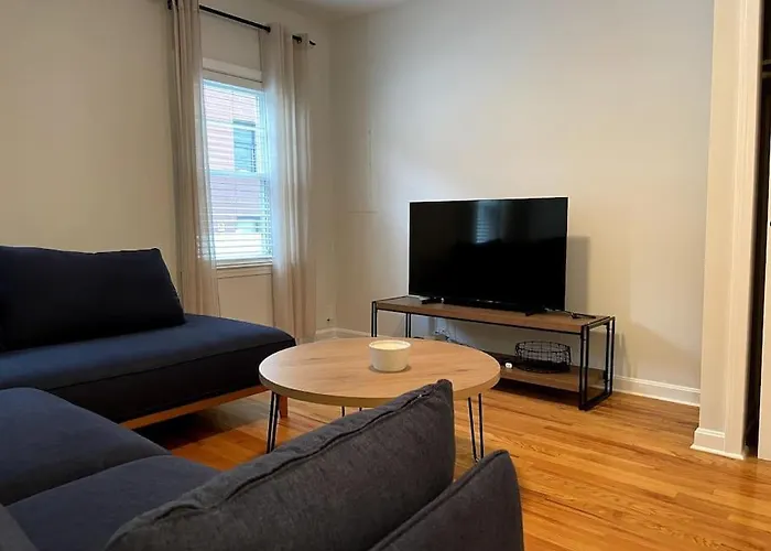 Lovely Two Bedroom Condo In South Boston