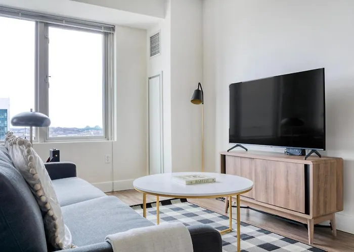 E Cambridge Studio W Pool Gym Nr Lechmere T Bos-667