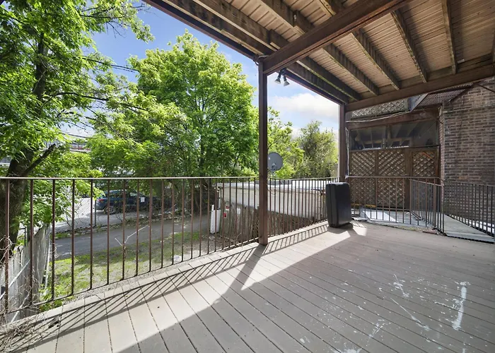 Newly Renovated 2Br1Ba Apt At The Boston City