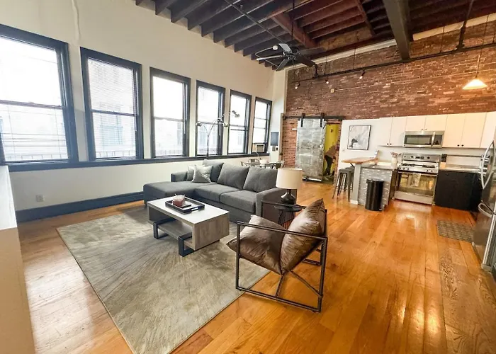 Urban Chic Retreat In Back Bay