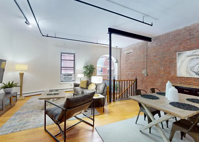 2 Level, 2 Bed With Office In Back Bay