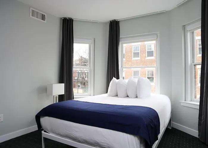 Stylish Studio On Newbury Street, #10
