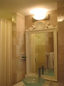 Royalton Suites