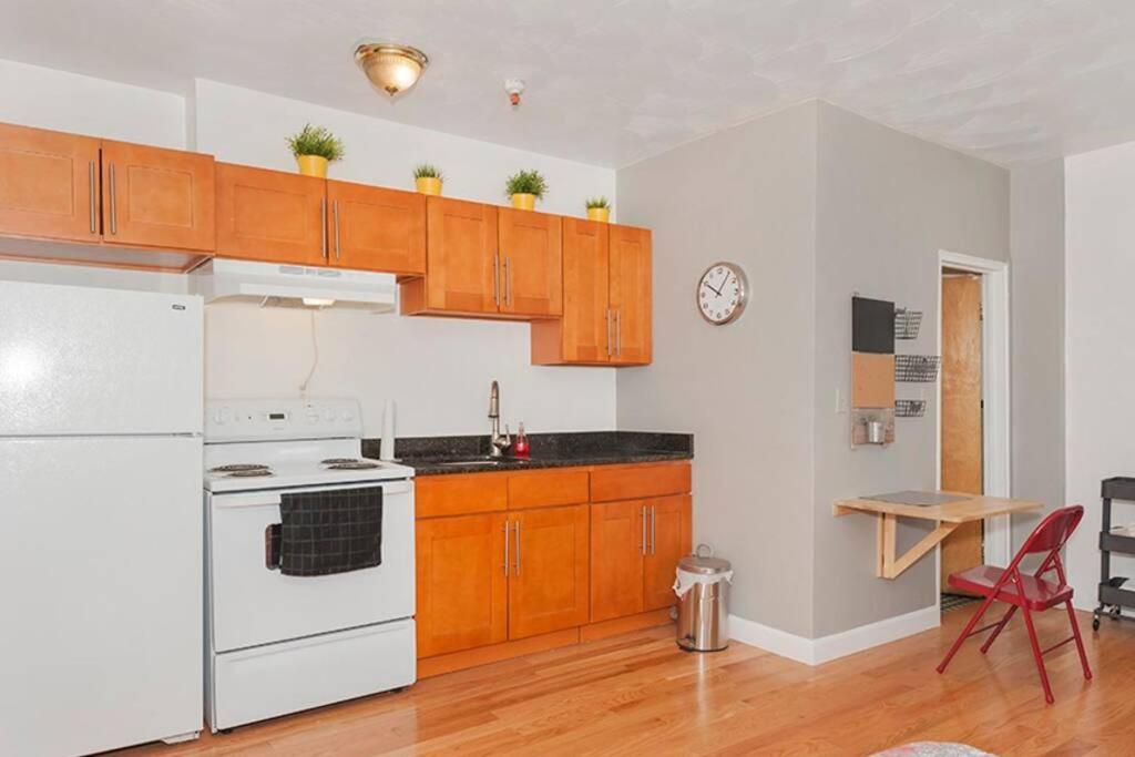 Downtown Apt, Perfect For Medical Workers Apartment