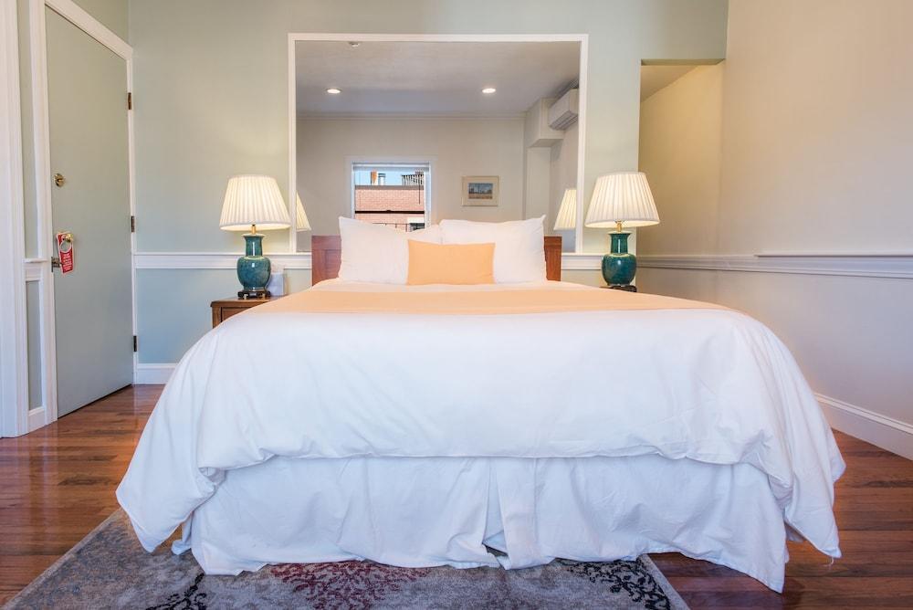 Inn Copley House