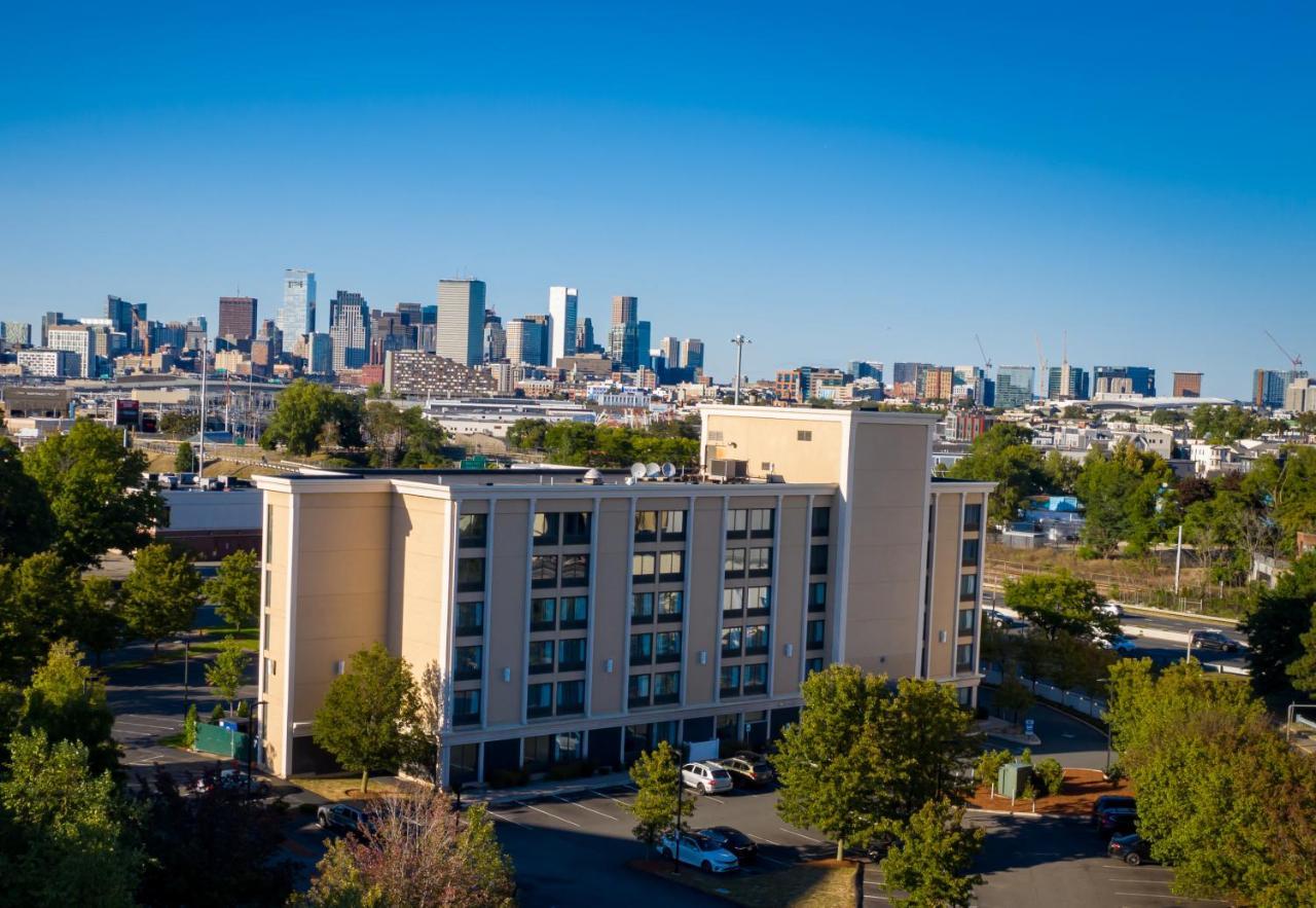 Hotel Express By Ihg Boston
