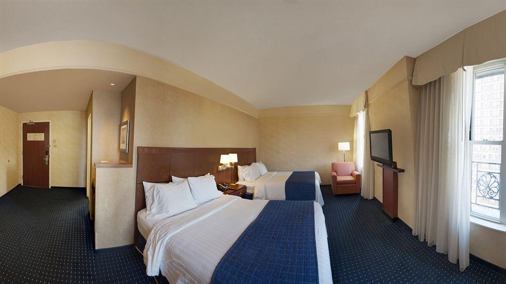 Courtyard Copley Square 3*
