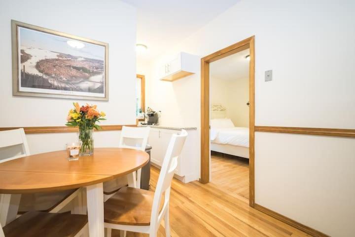 The - Multiple Floorplans Apartamento