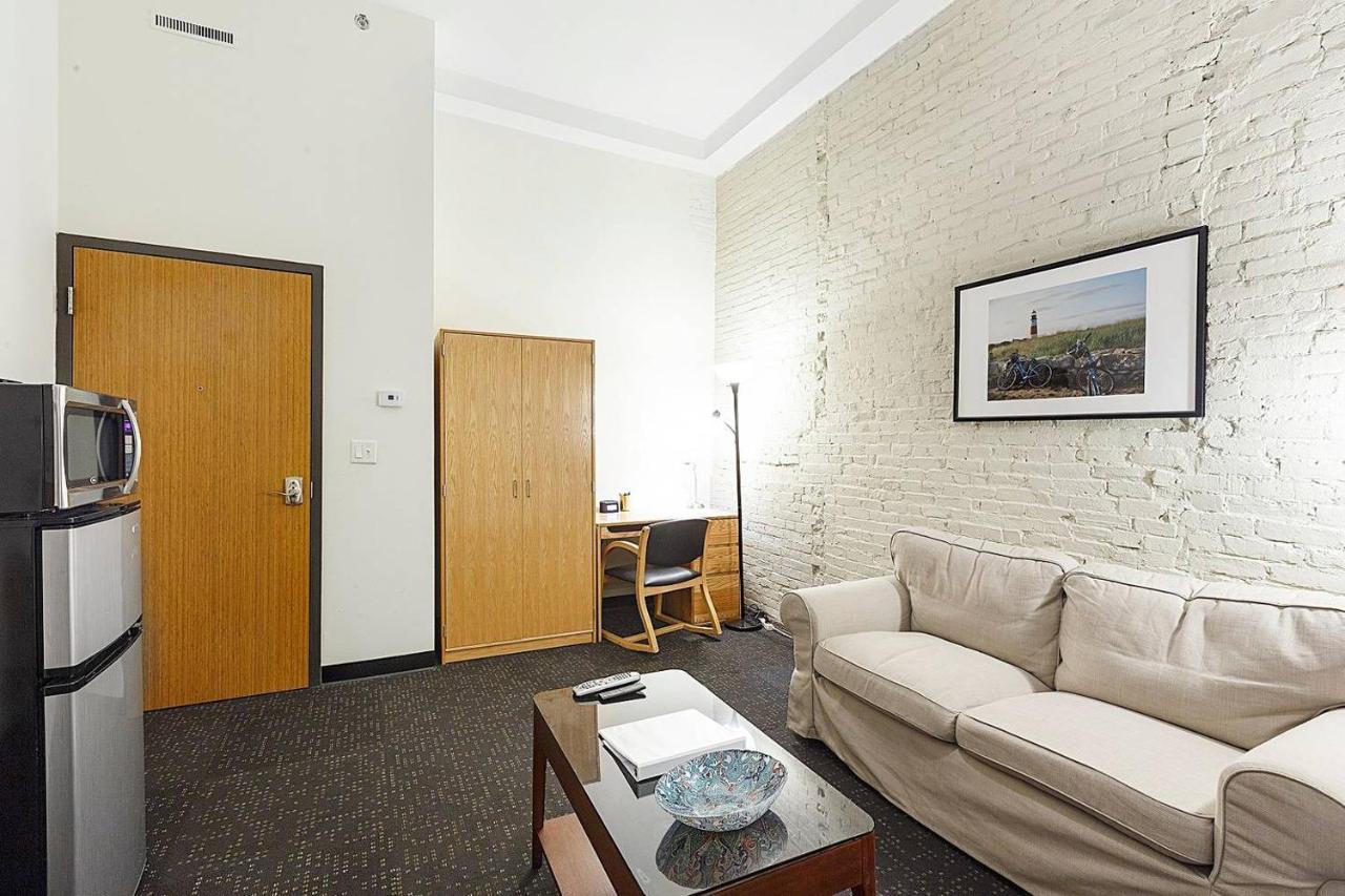 Studio Ready 4 Students & Traveling Professionals! 310 *