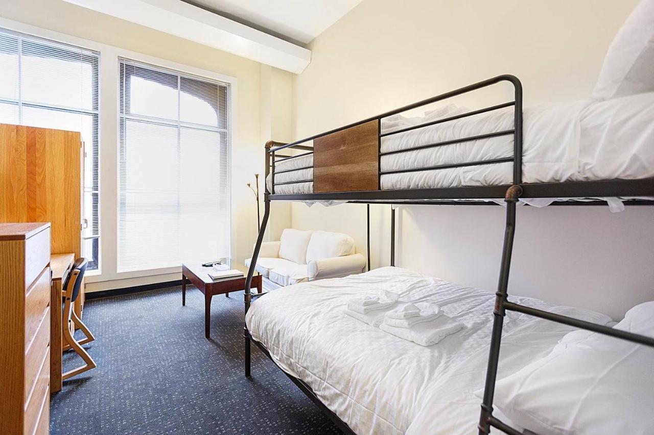 Studio Ready 4 Students & Traveling Professionals! 310