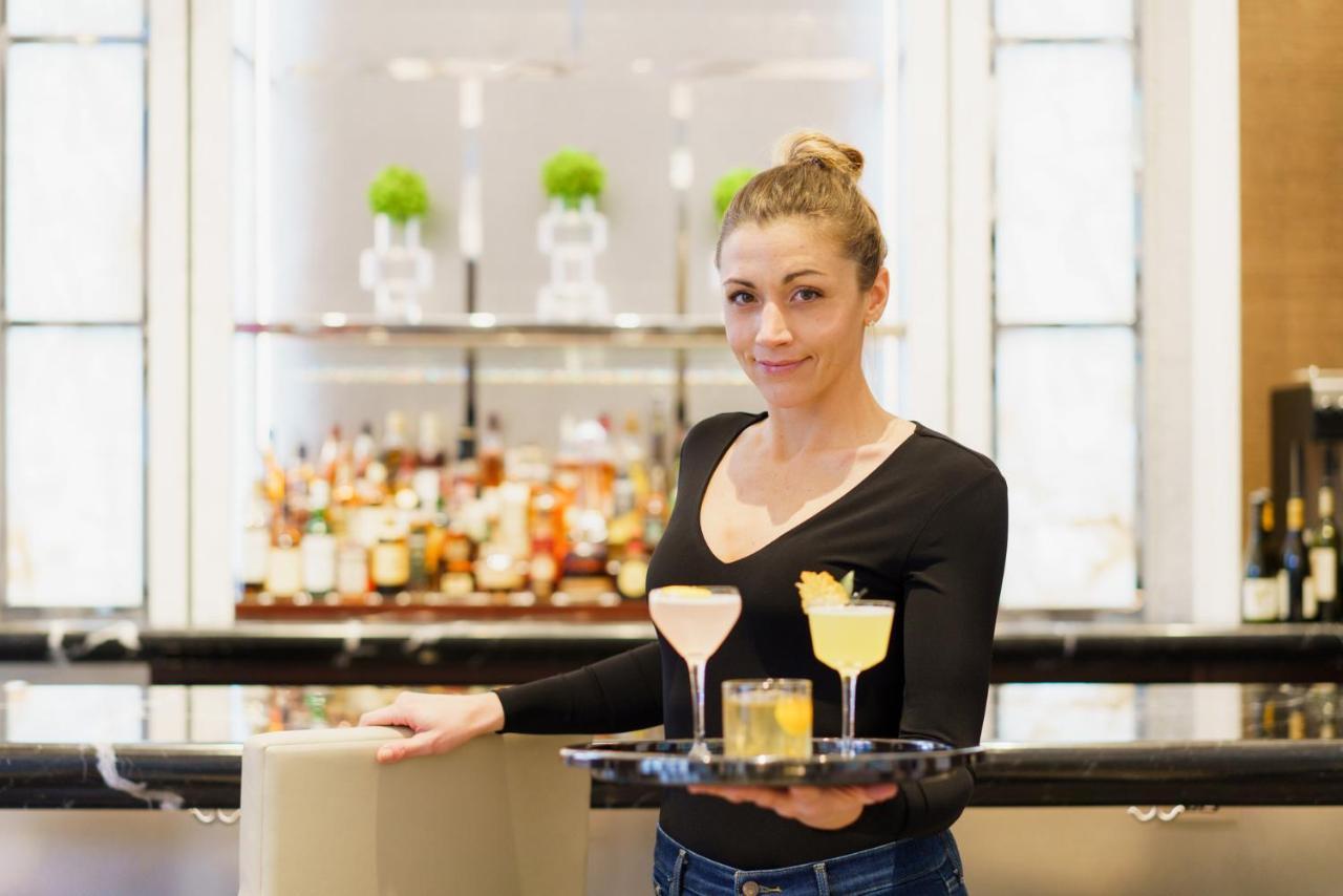Four Seasons One Dalton Street, 5* Boston