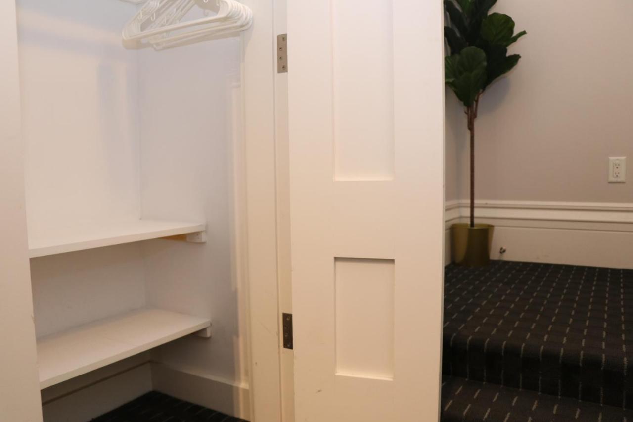 Charming & Stylish On Beacon Hill #3 *