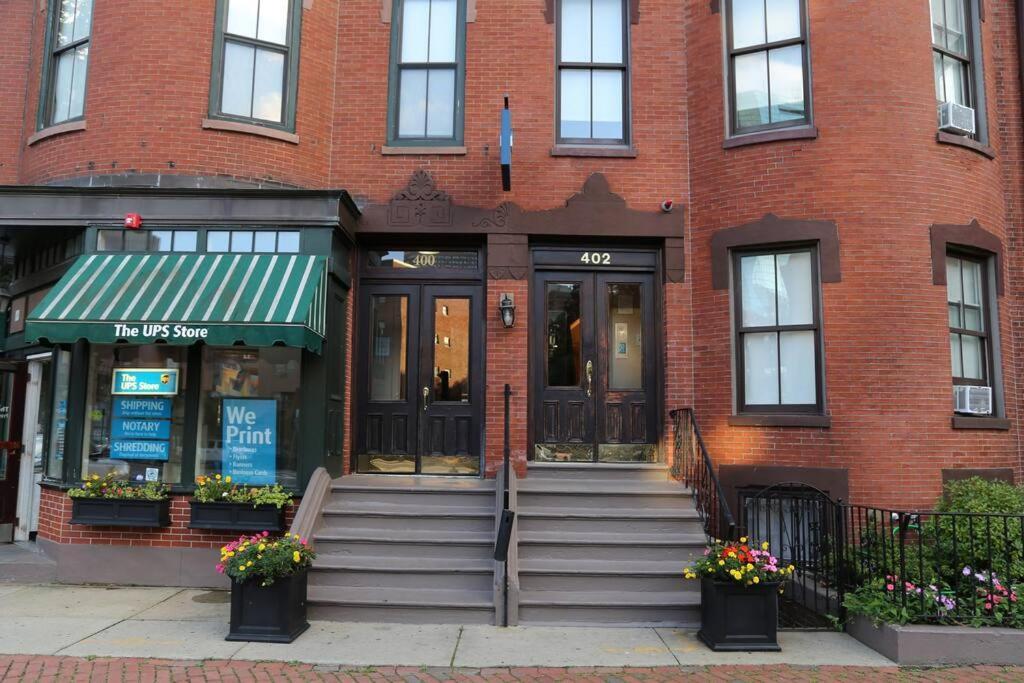 Centrally Located In The Southend, #25