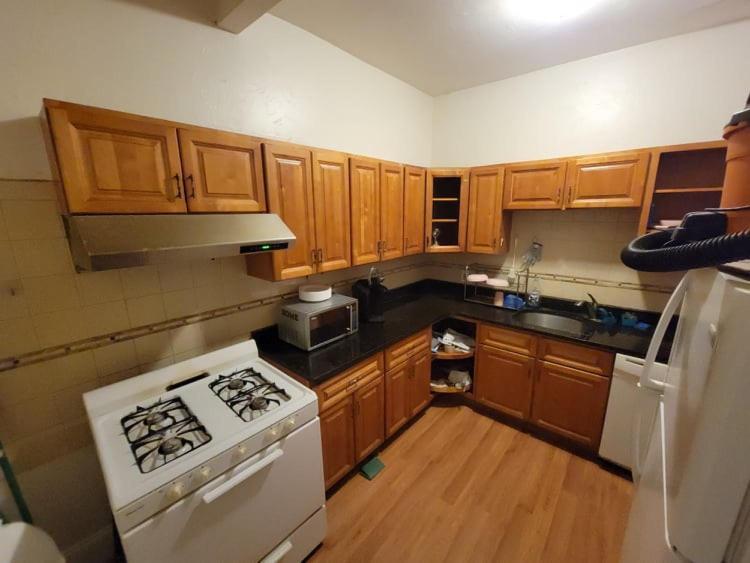Guest house 184 Bedrooms Near To Downtown *