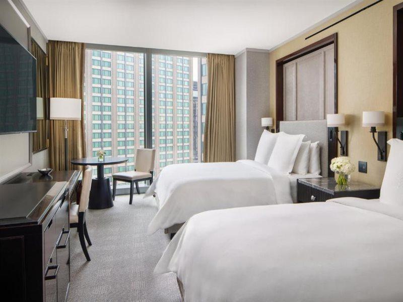 Four Seasons One Dalton Street, Hotel 5*