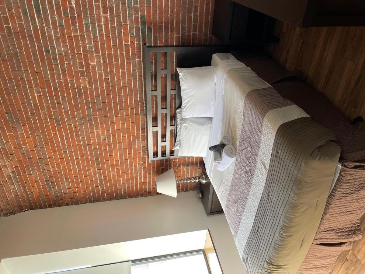 Waterside 30 Day Stays * Boston