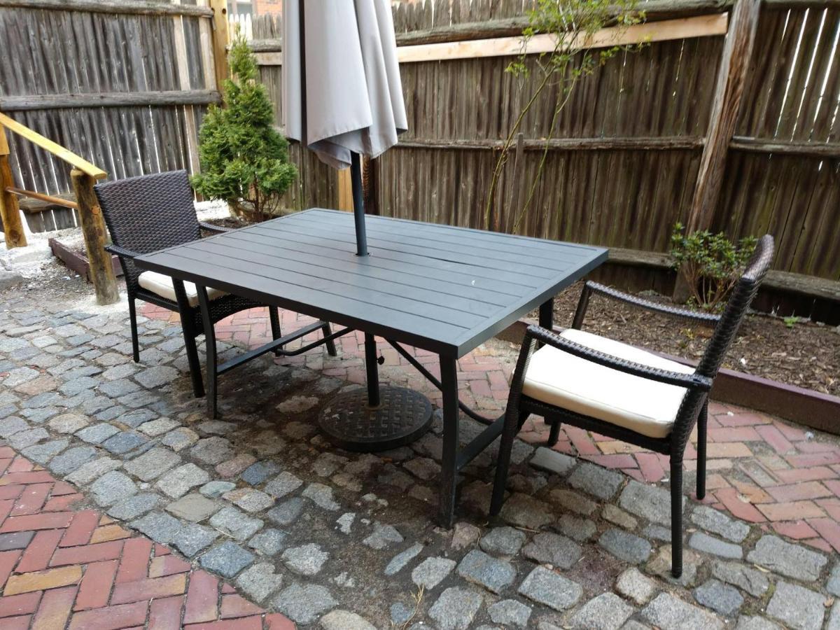 Parking - Private Entrance - King Beds * Boston