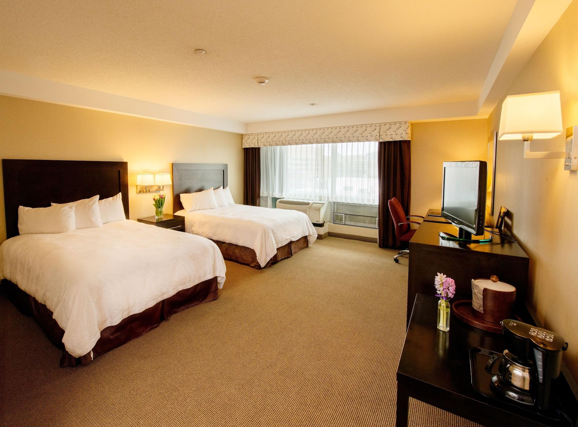 Hampton & Crosstown Center Hotel