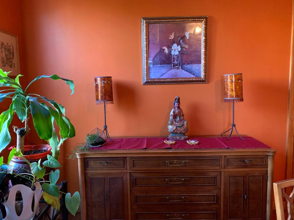 Private Room In Victorian House, B *