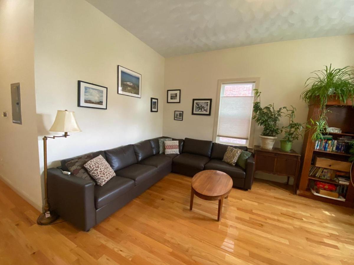 2 Bedroom In Jamaica Plain With Parking Apartment