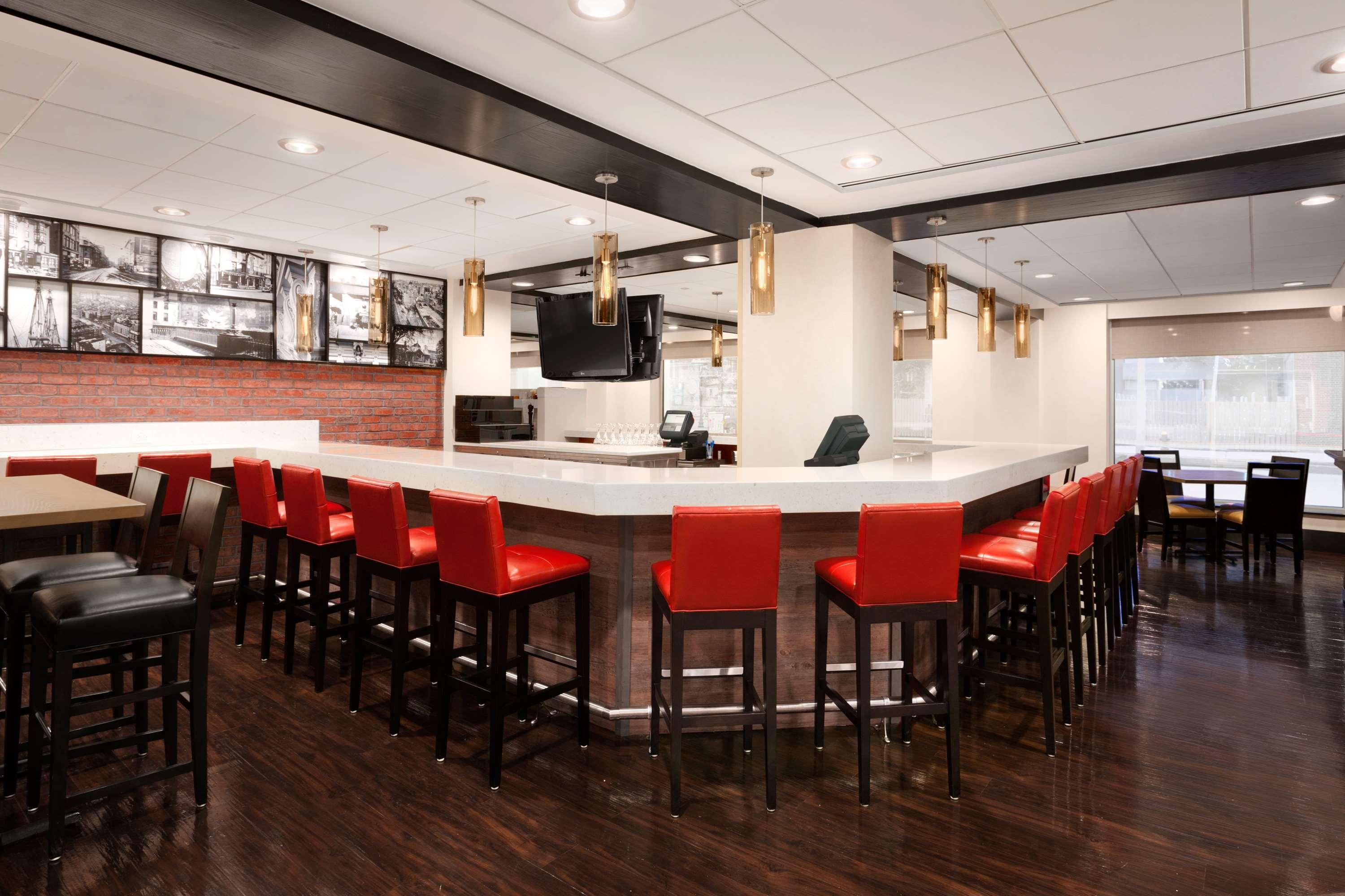 Wyndham Beacon Hill Hotel 4*