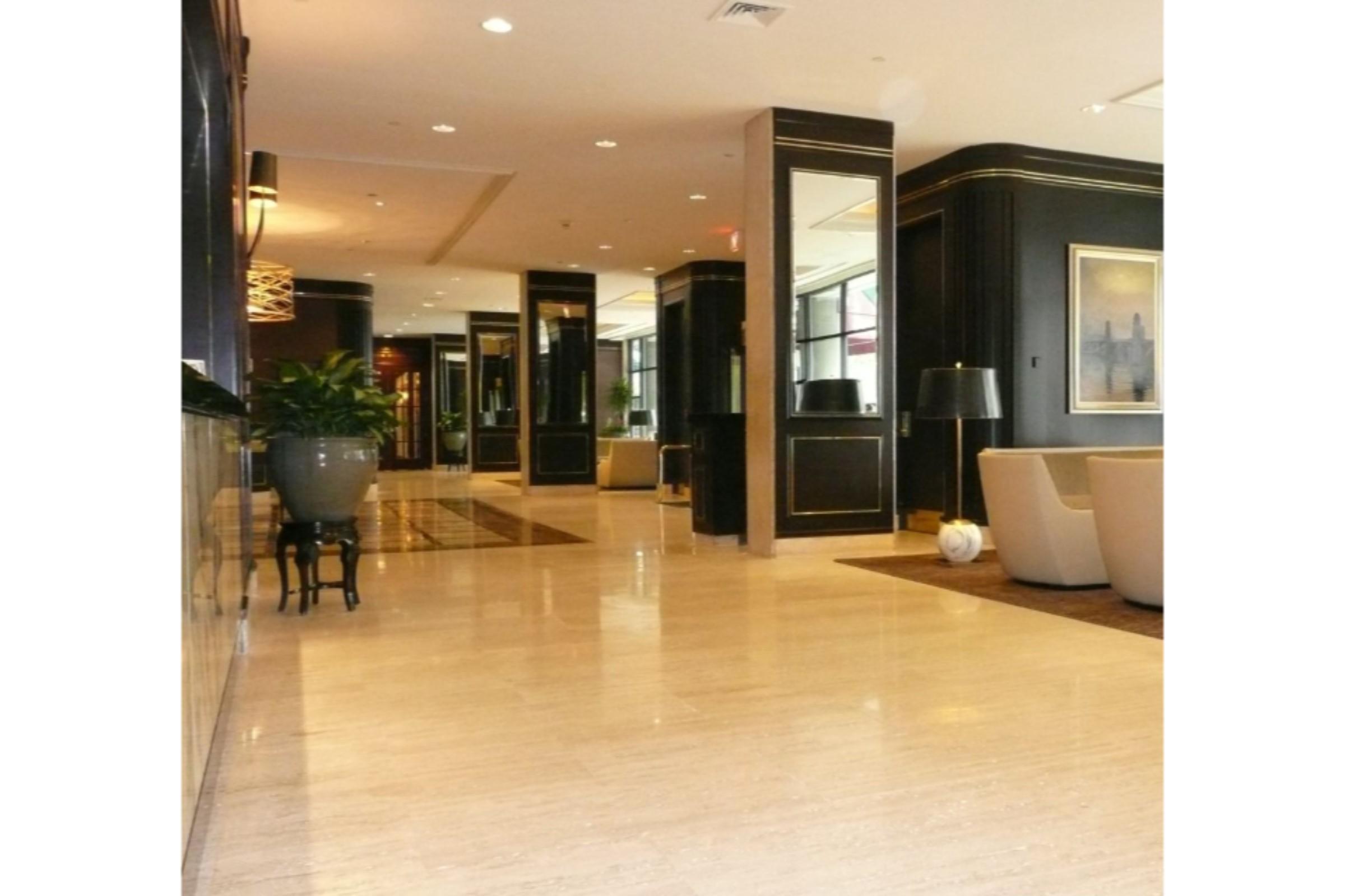 Hotel The Colonnade