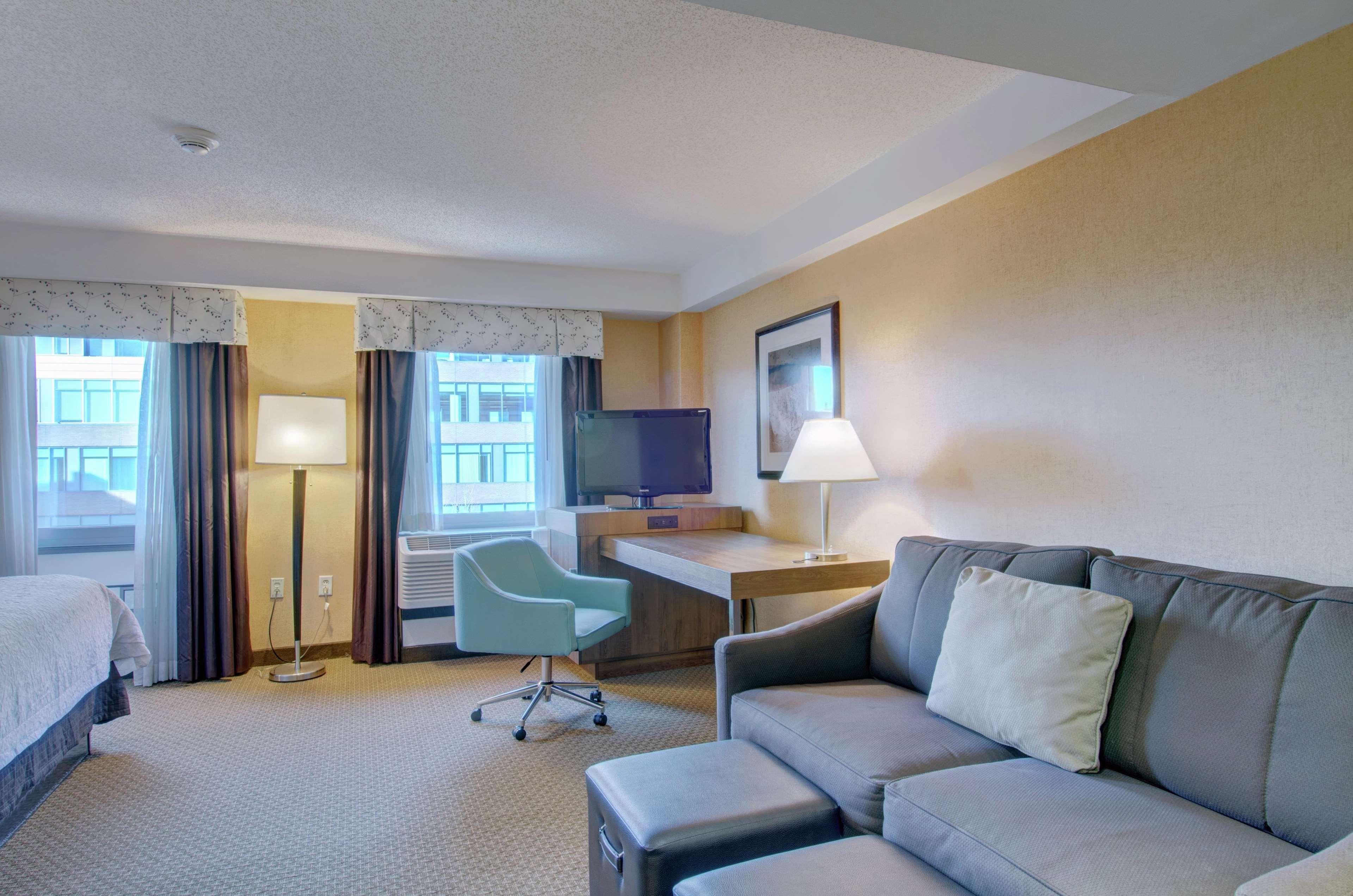 Hampton & Crosstown Center Hotel Boston