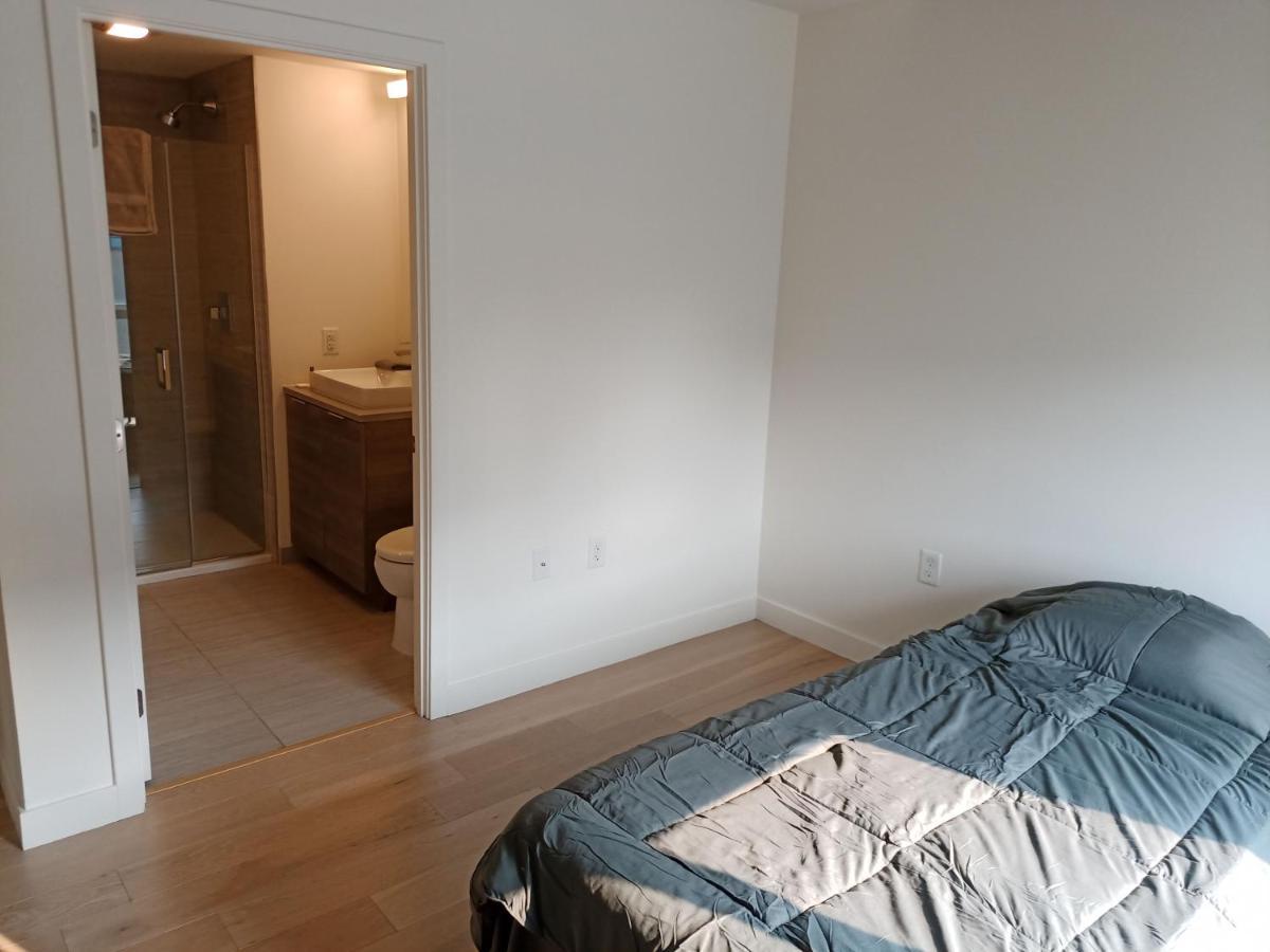 Private Bedroom In Luxury East