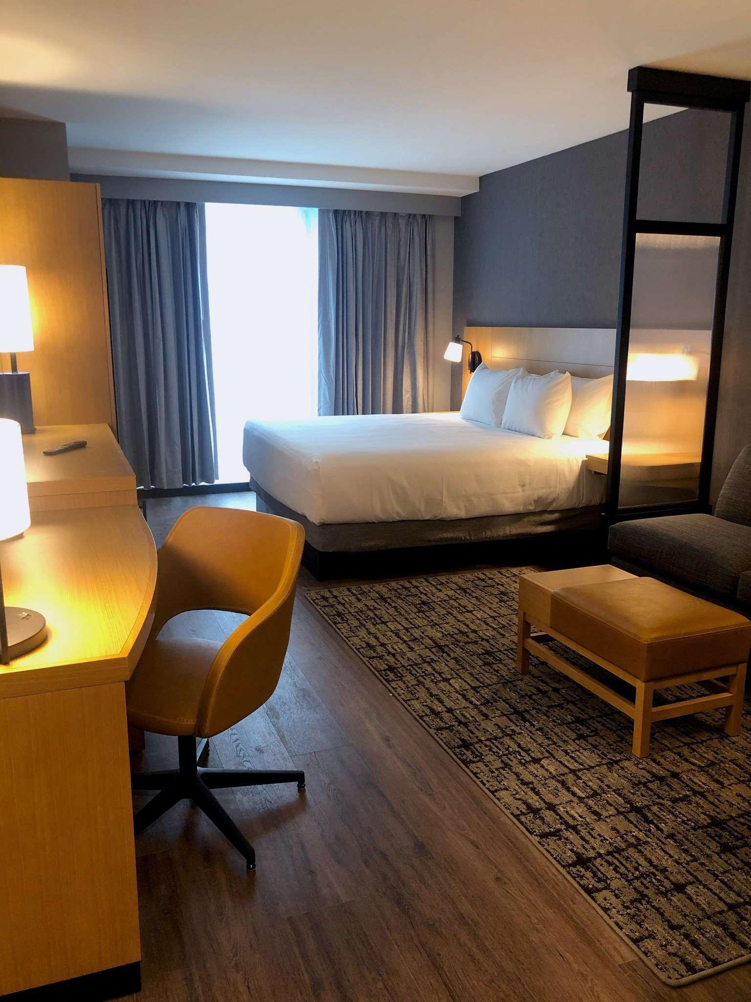 Hyatt Place Boston/seaport District 3* Boston