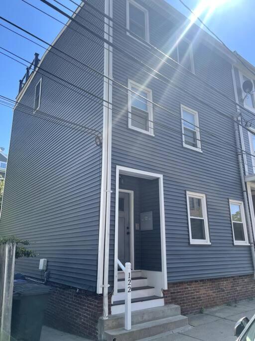 Lovely Two Bedroom In South Apartment *