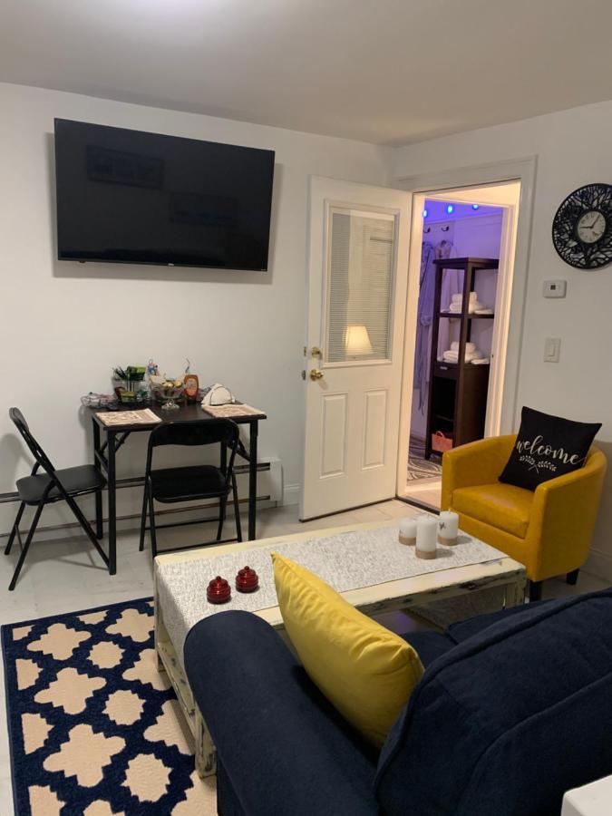 Apartment Comfy And Chic Apartment! Free Parking *