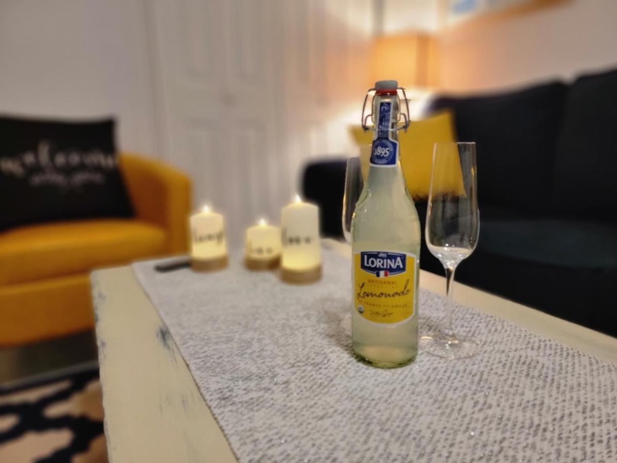 Comfy And Chic Apartment! Free Parking