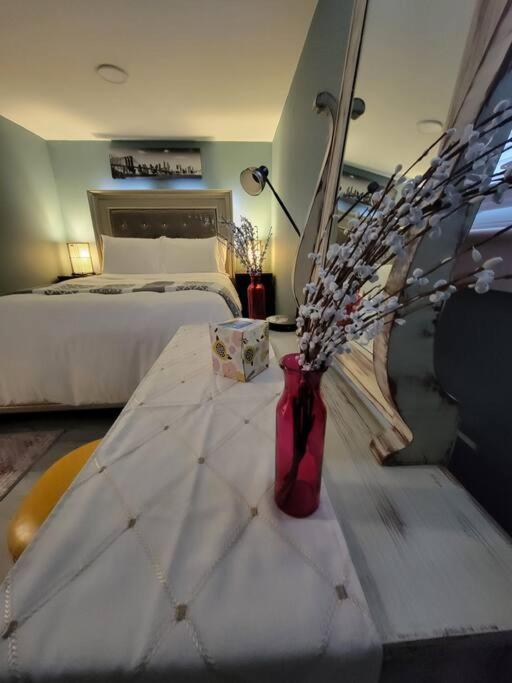 Apartment Comfy And Chic Apartment! Free Parking *
