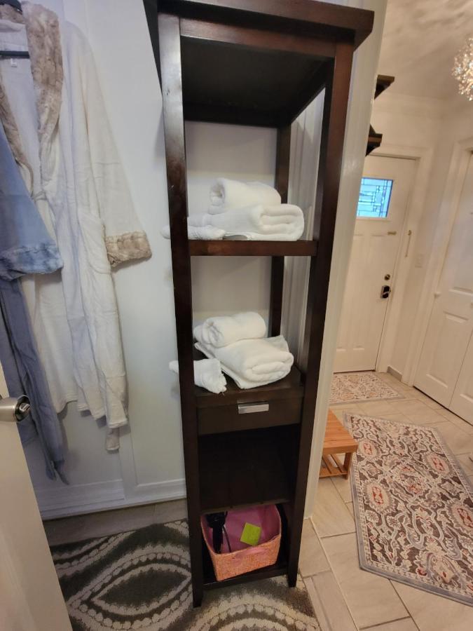 Apartment Comfy And Chic Apartment! Free Parking