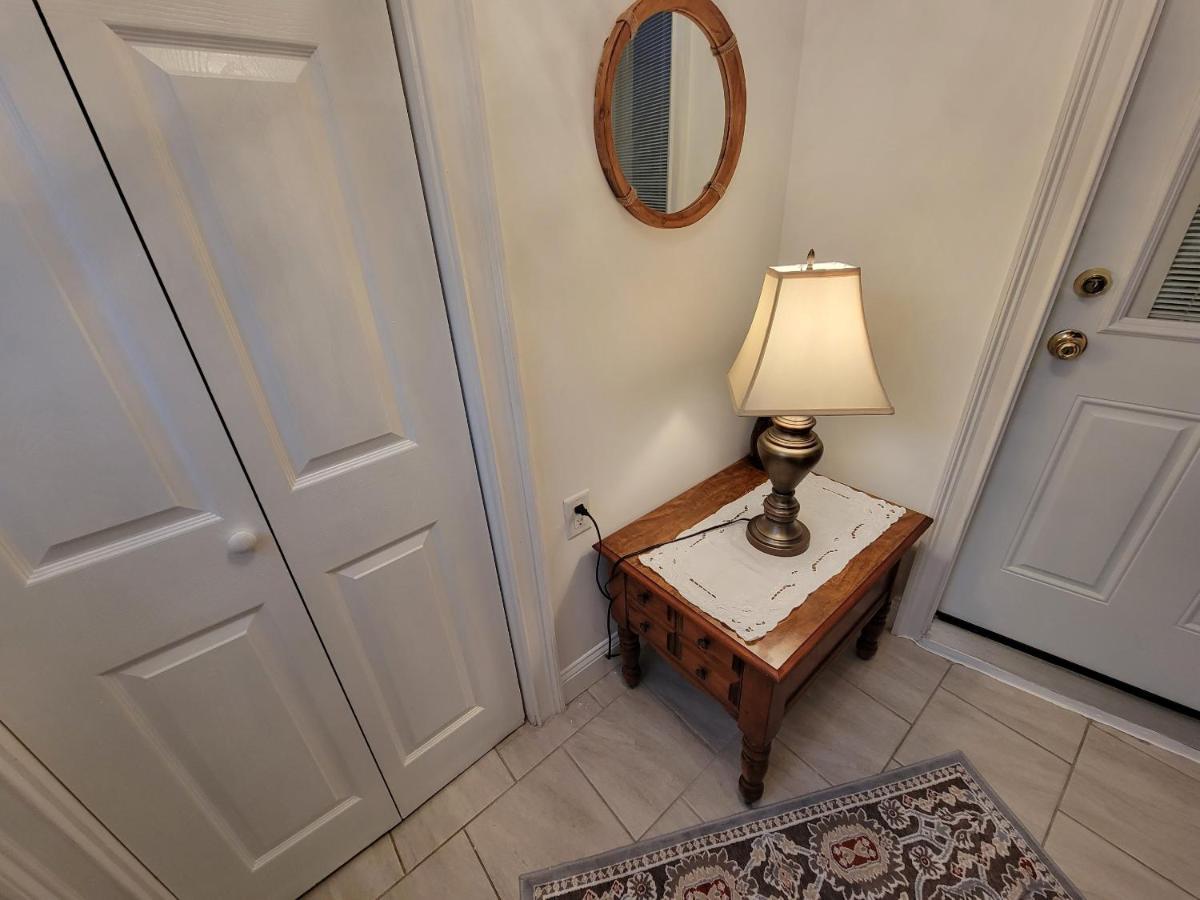 Comfy And Chic Apartment! Free Parking Boston