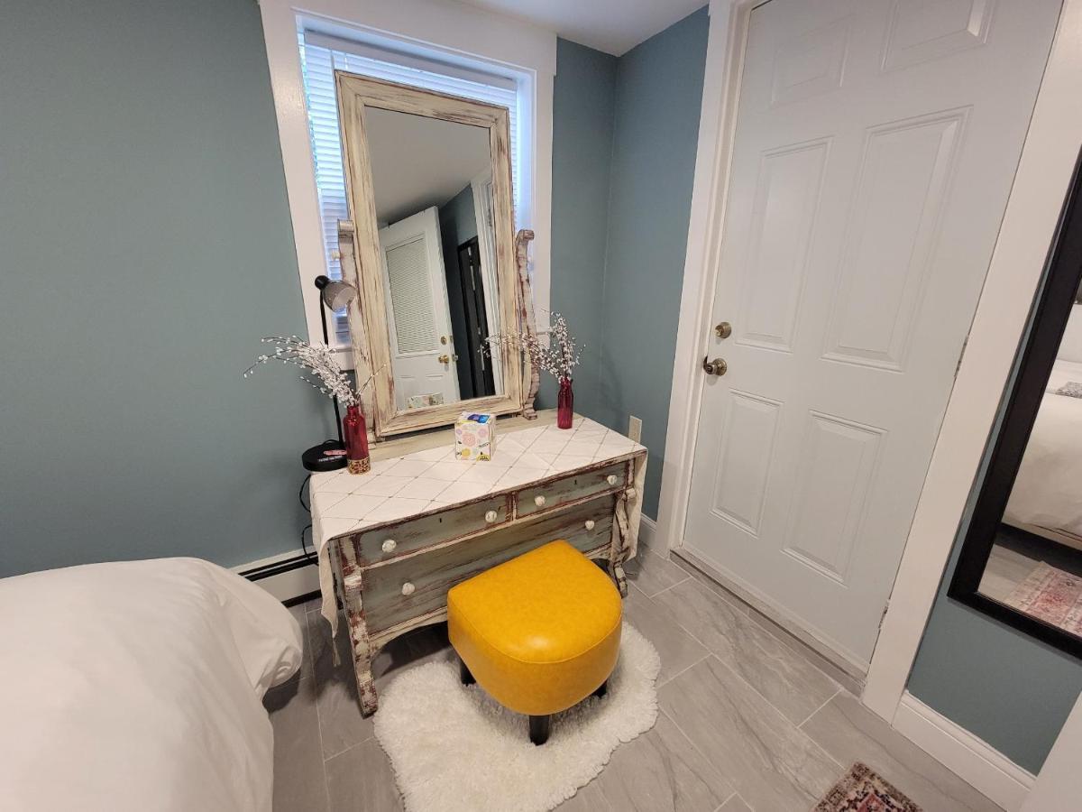 Apartment Comfy And Chic Apartment! Free Parking