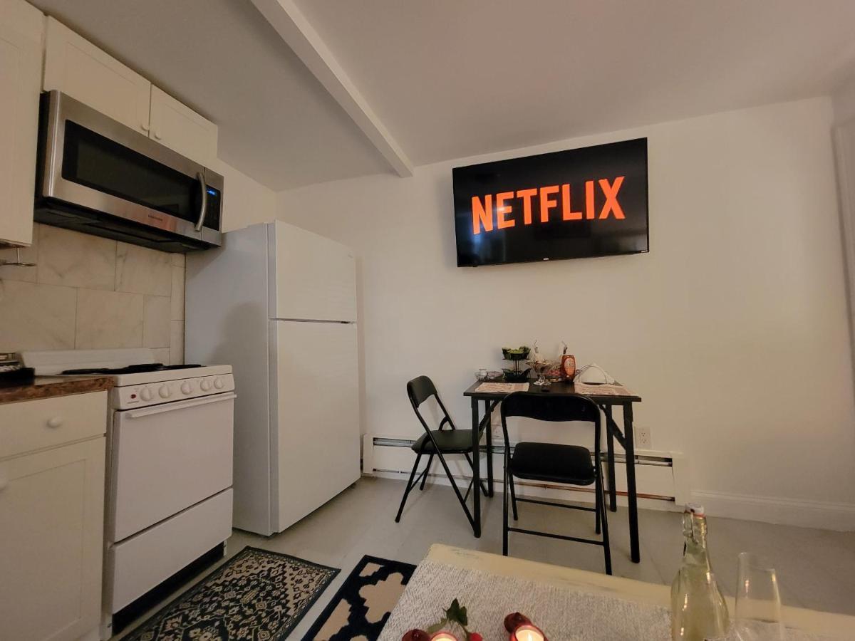 Comfy And Chic Apartment! Free Parking Apartment *