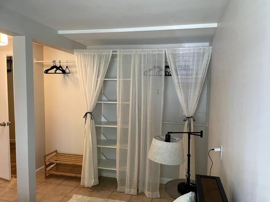 Lovely Two Bedroom In South Boston