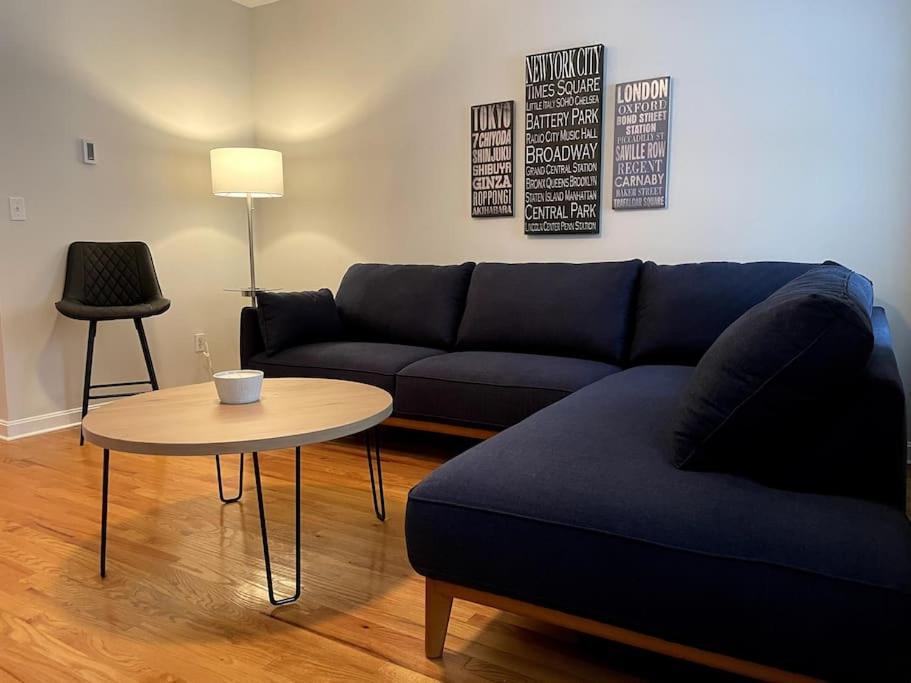 Lovely Two Bedroom In South Apartment