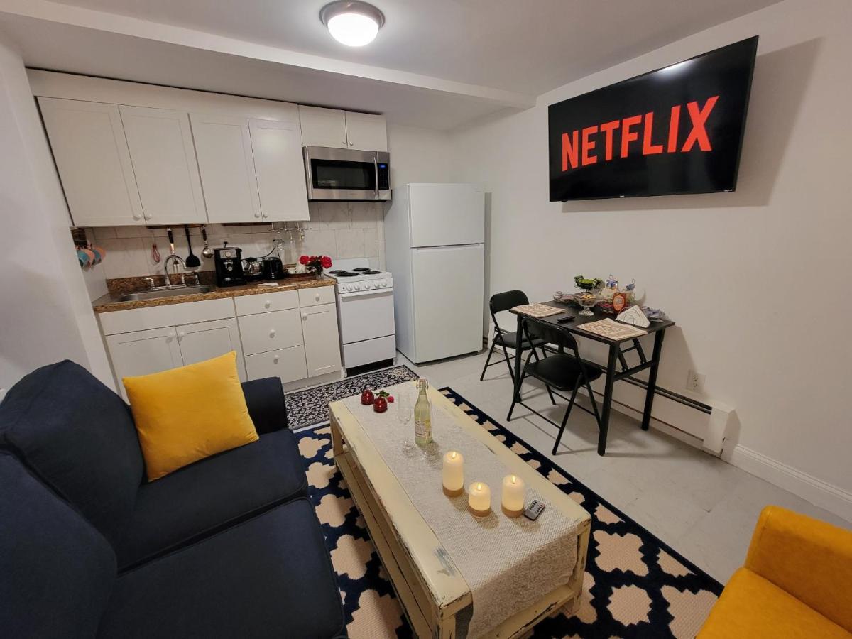 Comfy And Chic Apartment! Free Parking Apartment Boston