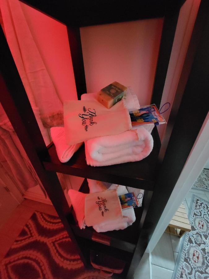 Comfy And Chic Apartment! Free Parking Boston