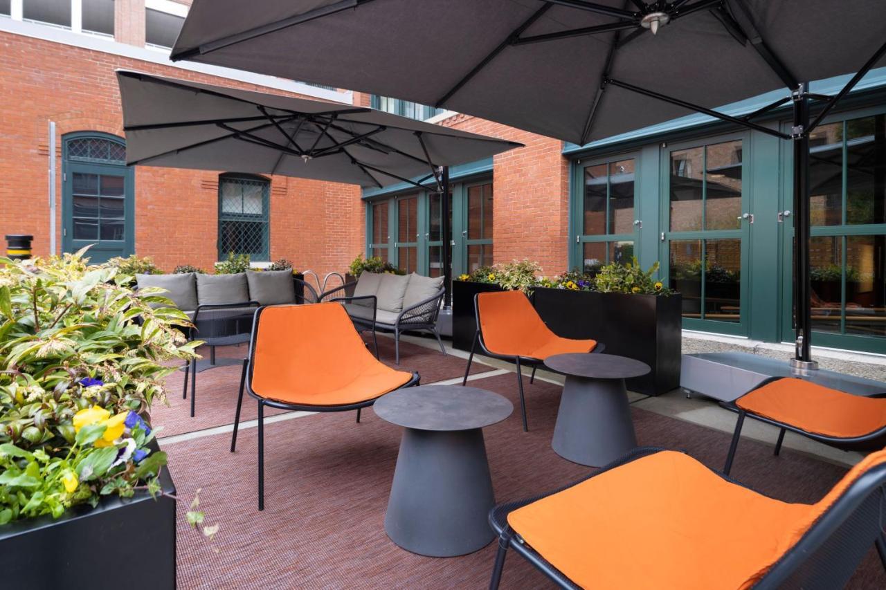 By Marriott Downtown Seaport Hotel Boston