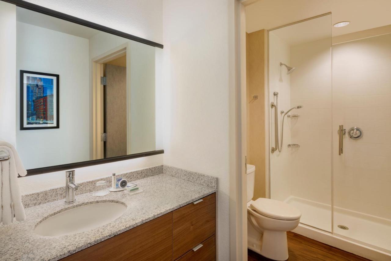 By Marriott Downtown Seaport 3*