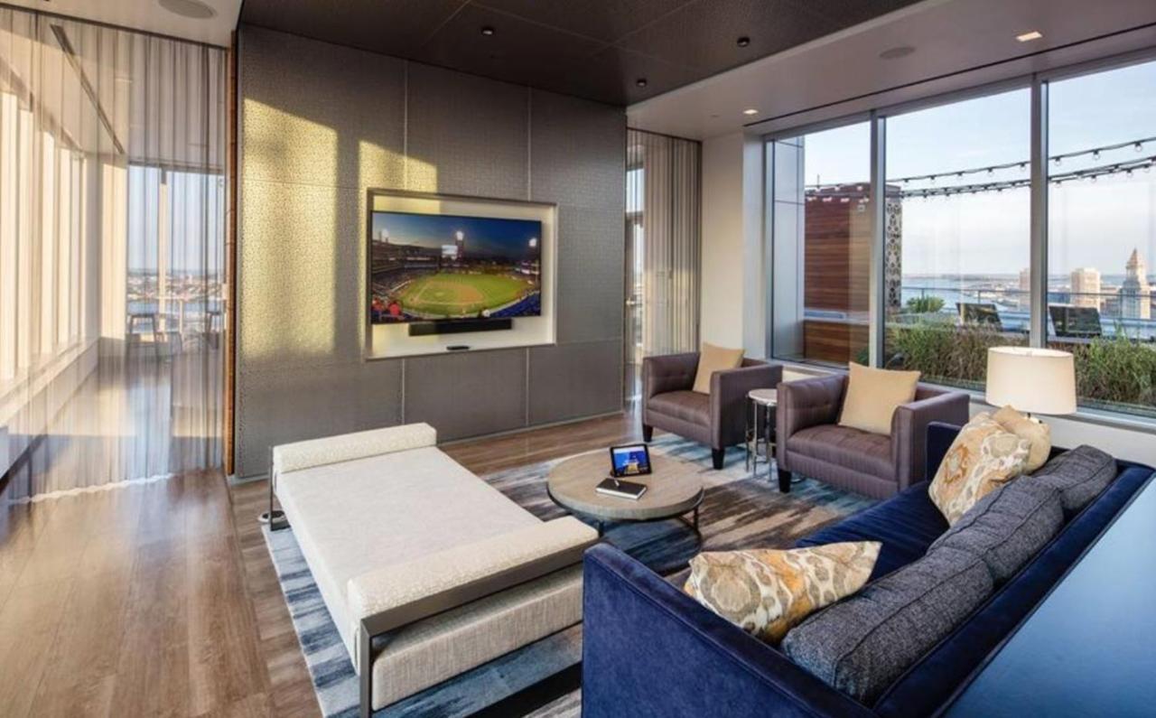 N Station Studio W Wd Gym Nr Td Garden Bos-682 *