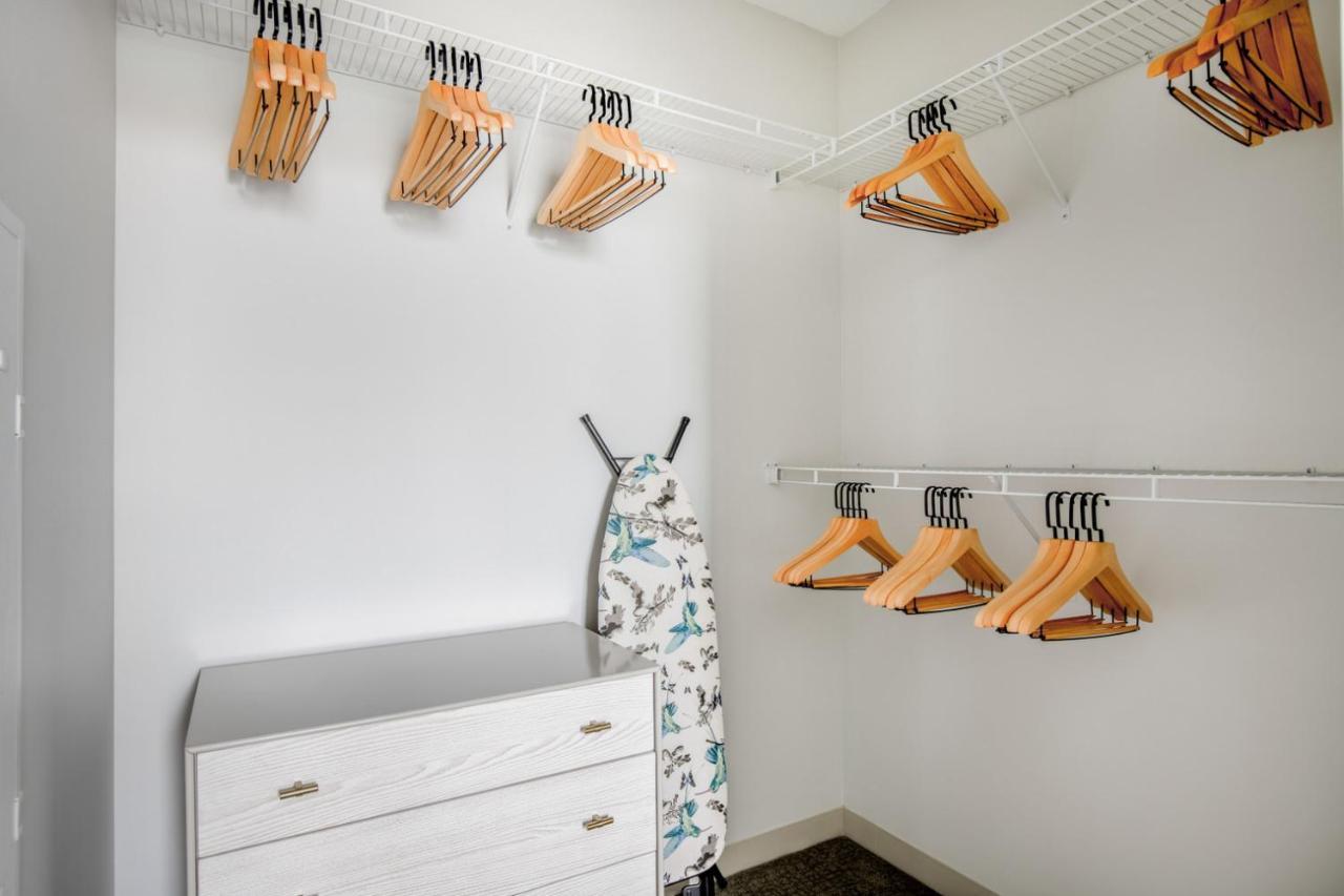Apartment Brighton 1br W Wd Pool Gym Nr Line Bos-849 Boston