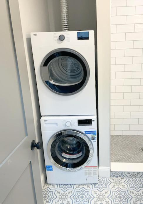 4br 1bh In South Near Old Harbor *
