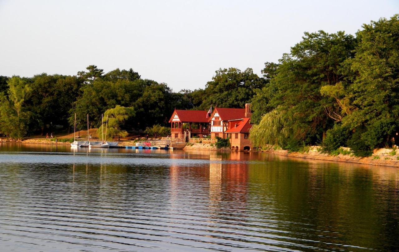 Private In A Grand House Homestay *