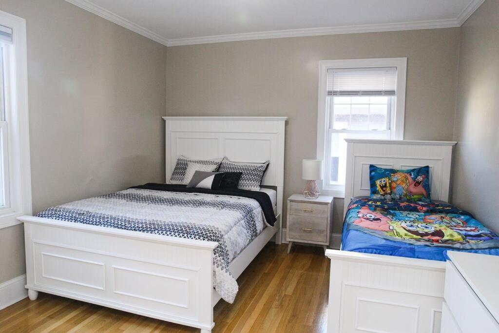 Apartment Renovated 4br3ba Escape - Near Public Transportation